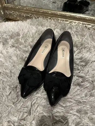 DIANA 블랙 플랫슈즈 리본 포함
