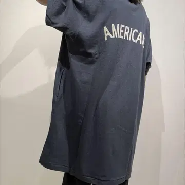 AMERICANA 베리 빅 백 로고 프린트 티셔츠 롱 기장 티셔츠