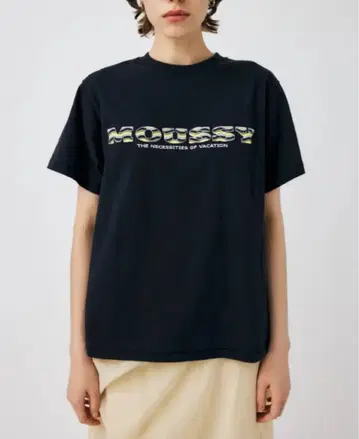 새상품 택 포함 MOUSSY 로고 티셔츠