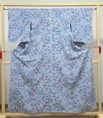 B 새상품급 단의 귀여운 꽃 무늬 스카이블루 순수 실크 코몬 기모노