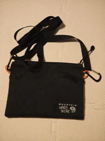 MOUNTAIN HARD WEAR 사코슈 블랙