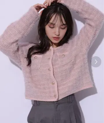 핑크 트위드 크롭 스웨터