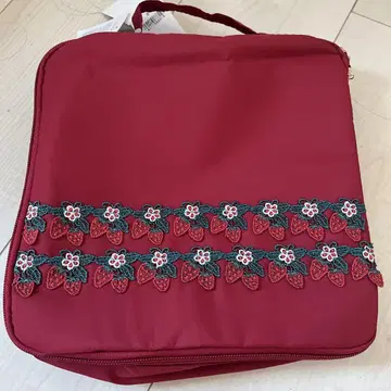딸기 자수 빨간색 파우치 약 25x25cm
