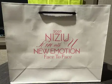 NiziU NEW EMOTION 콜라보 매장 한정판 쇼핑백