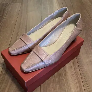 [ 미사용 새상품 ] 리걸 펌프스 24cm