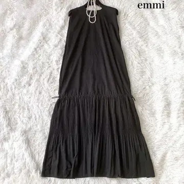 emmi 슬리브리스 도킹 롱 원피스 0 사이즈 23SS 정가 1.8만