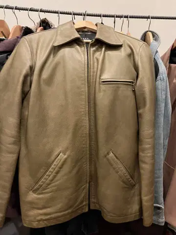 A.P.C. 베이지 가죽 자켓 S
