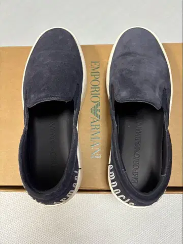 EMPORIO ARMANI 네이비 슬립온