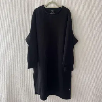 뉴발란스 시티 블랙 원피스