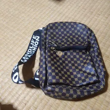 컴팩트 숄더백 다크 브라운