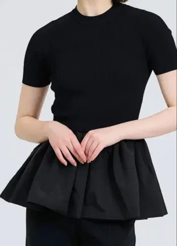 ESTNATION 페플럼 블라우스 블랙 반팔