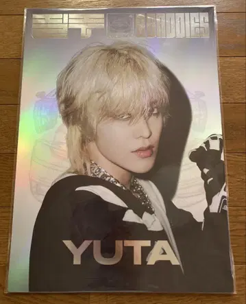 YUTA 홀로그램 포스터