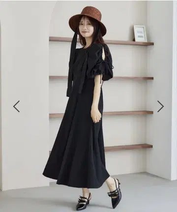 파워숄더 자카드 원피스