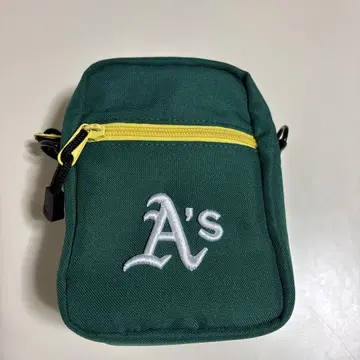 A's 자수 로고 숄더백