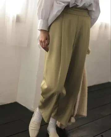 [ unminou ] 프릴 턱 팬츠