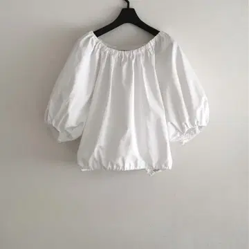 Mila Owen 미라 오웬 개더 디자인 데님 블라우스 1