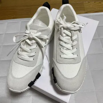 Mal. 화이트/그레이 스니커즈