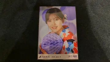 노기자카46 시바타 유나 유카타 2025 브로마이드 앉은 모습