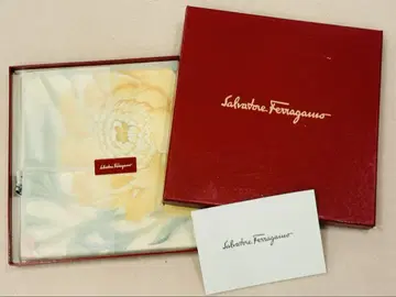 Salvatore Ferragamo 꽃무늬 실크 스카프
