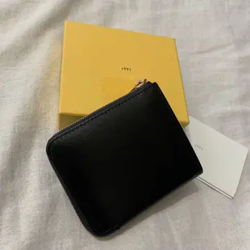 itti 이치 지갑 블랙 가죽 지퍼 블랙 컨디션 최상 블랙