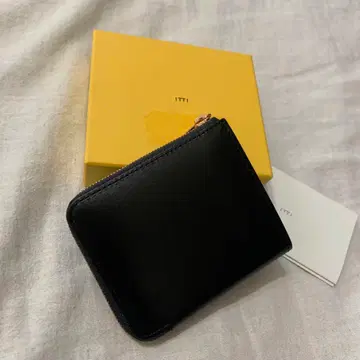 itti 이치 지갑 블랙 가죽 지퍼 블랙 컨디션 최상 블랙