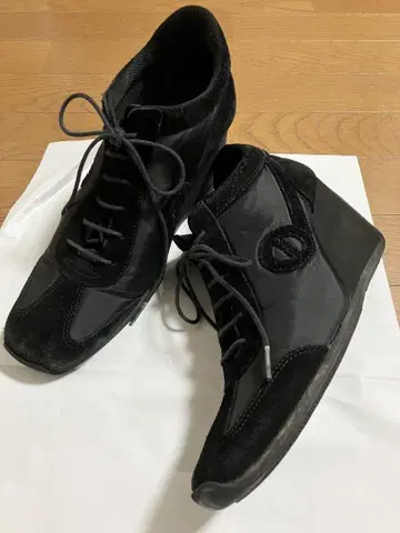 NO NAME 블랙 웨지솔 스니커즈
