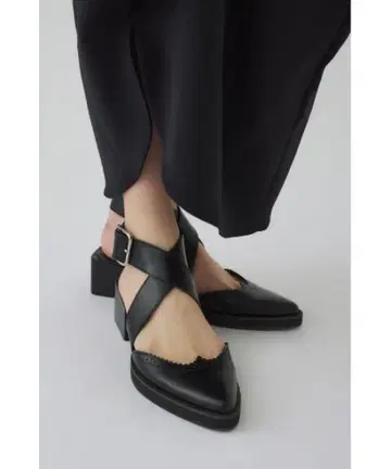 RIM.ARK Wing tip sandal 윙팁 샌들 새상품급