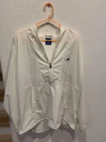 Champion 나일론 자켓 화이트