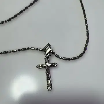 D&G 십자가 펜던트 목걸이