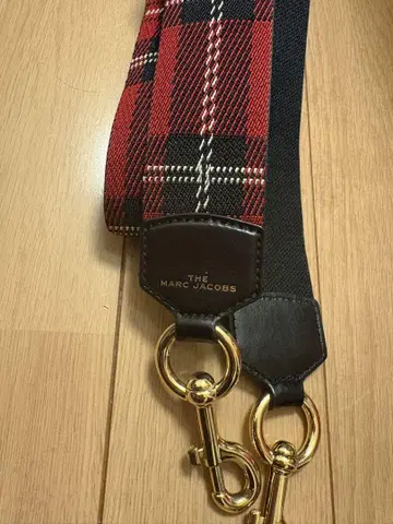 THE MARC JACOBS 체크 무늬 숄더 스트랩