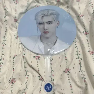 zerobaseone 리키 2023 팬콘 부채