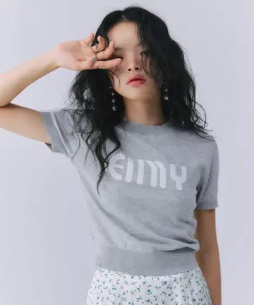 eimy istoire 로고 하프 슬리브 니트