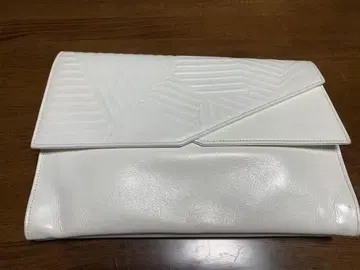 ungaro 클러치백 화이트 가죽제품