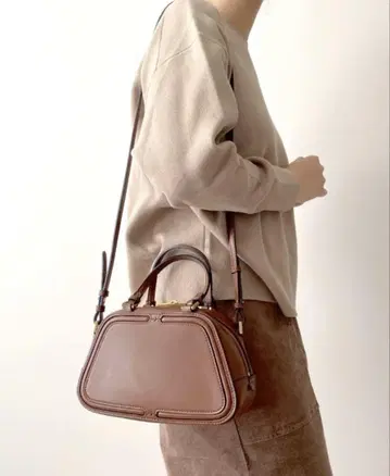 완판템 컨디션 최상 [ ZARA 자라 ] 2way 베이직 보스턴 숄더백