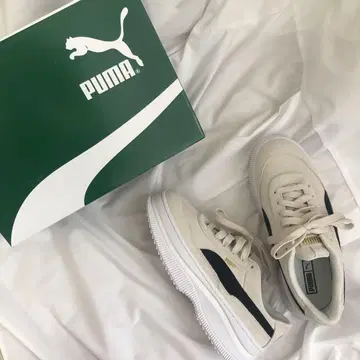 PUMA 스니커즈
