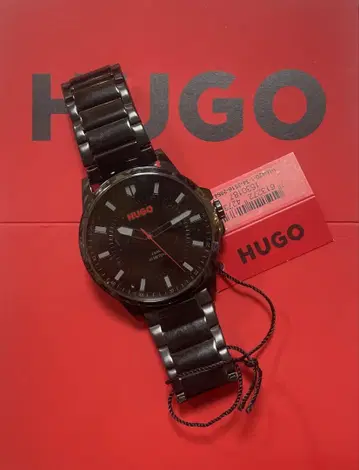 새상품! HUGO 블랙 손목시계
