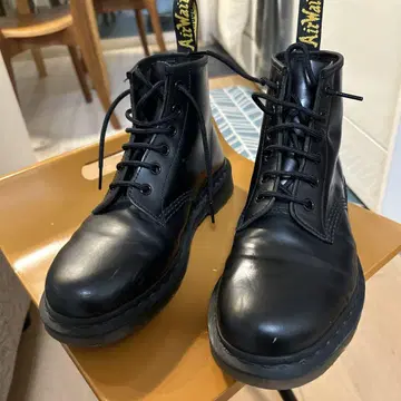 블랙 하이컷 부츠