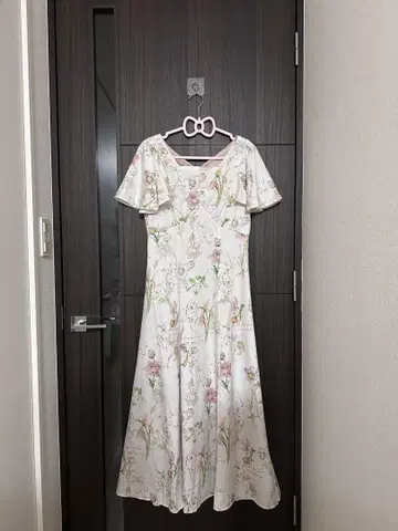 윌 셀렉션 보타니컬 플라워 플레어 슬리브 원피스