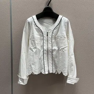 [ 미사용 ] 쿨 카리안 KOOS 자수 레이스 장식 화이트 노카라 자켓