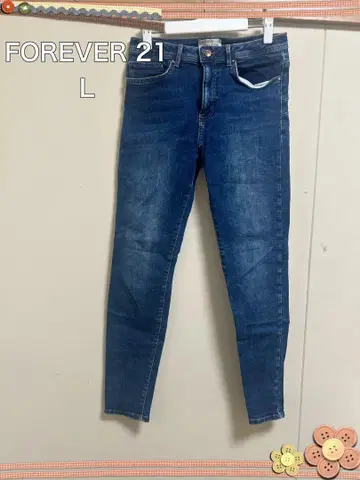 FOREVER 21 PUSH UP JEANS JP 74