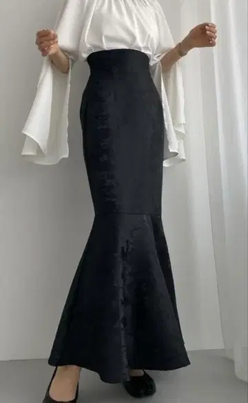 Louere 플라워 자카드 하이웨스트 머메이드 스커트 블랙 M