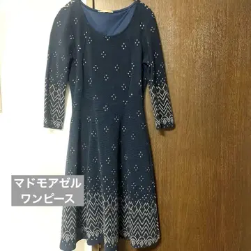 마드모아젤 네이비 7부 소매 플레어 원피스