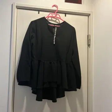 블랙 페플럼 긴팔 셔츠