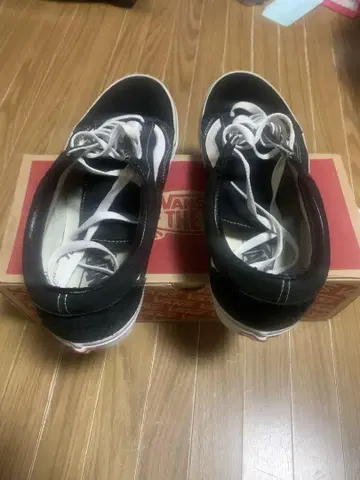 VANS 블랙 스니커즈 로우컷