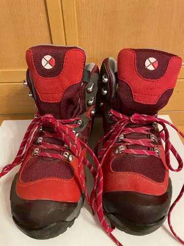 등산화 트래킹 슈즈 빨간색 23.0cm
