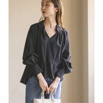 노블 캐저 보타이 블라우스 네이비