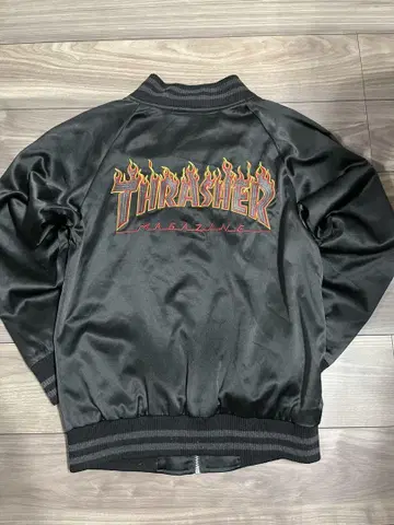 THRASHER 블랙 스카잔