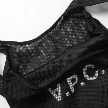 A.P.C. 메쉬 토트백 블랙