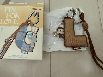 POP MART PIN FOR LOVE L형 키링