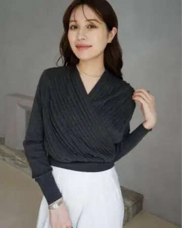 L'AUBE BLANC 니트탑